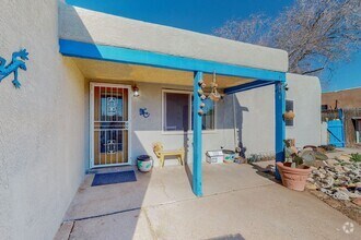 Building Photo - Charming NE Heights 3 Bedroom 2 Bath
