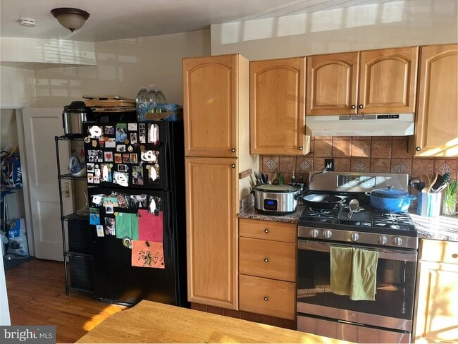 Building Photo - 717 Kearny St NE