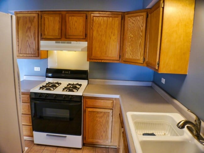 Building Photo - 4827 W 109th St