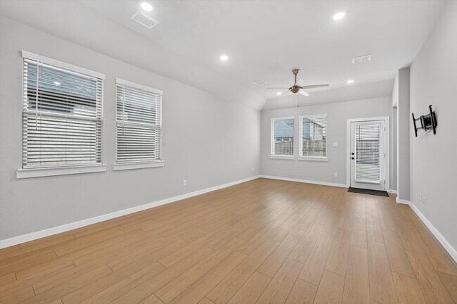 Building Photo - 222 Goosewood Dr