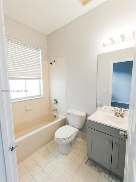 Building Photo - 3802 Shoma Dr
