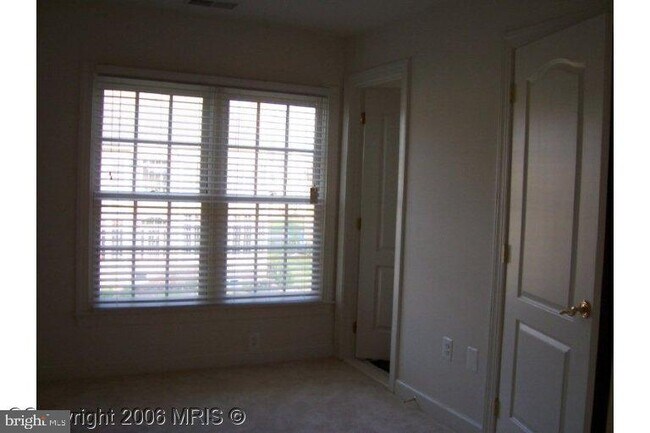 Building Photo - 15520 Tuxedo Ln