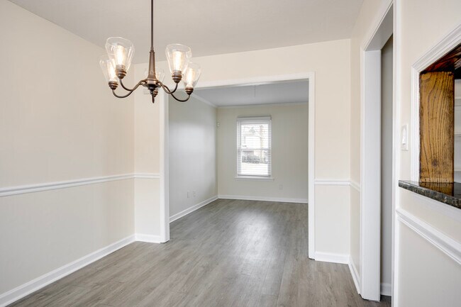 Building Photo - 115 Sunnywood Dr