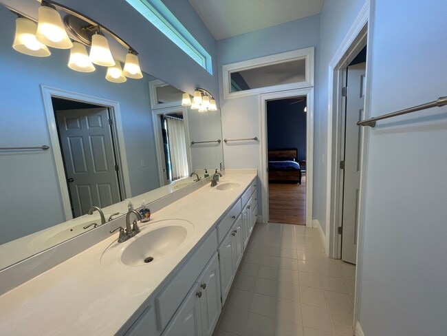 Building Photo - For Lease - 3 BR|2.5 BA w/ In-ground Pool in Palm Bay!
