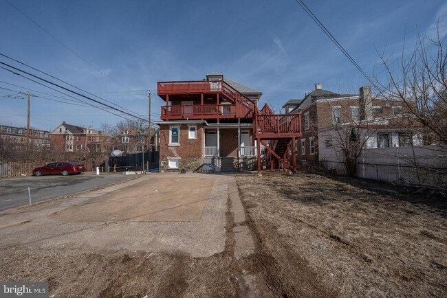 Building Photo - 122 3RD St