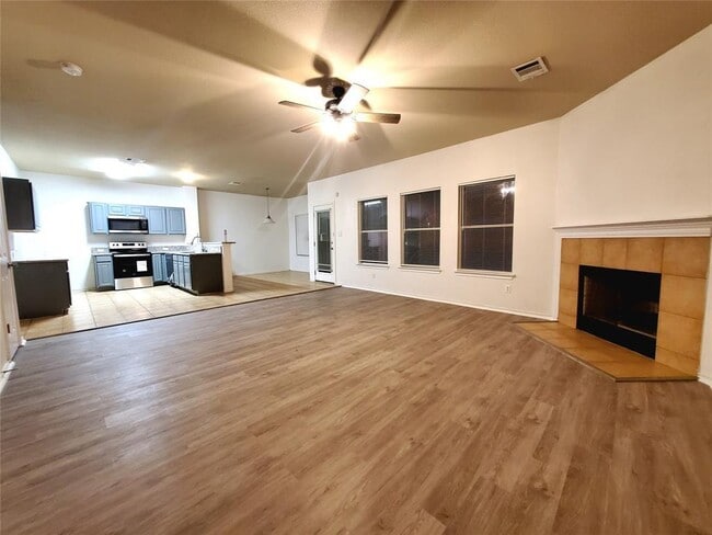 Building Photo - 17909 Maxa Dr