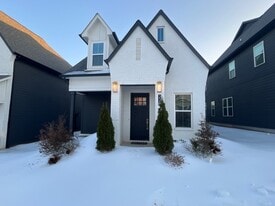 Building Photo - 226 McCowat St