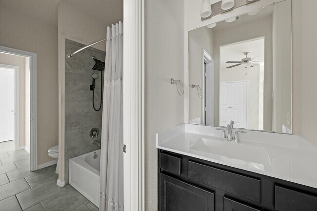 Building Photo - 2403 Dovetail Park Ln