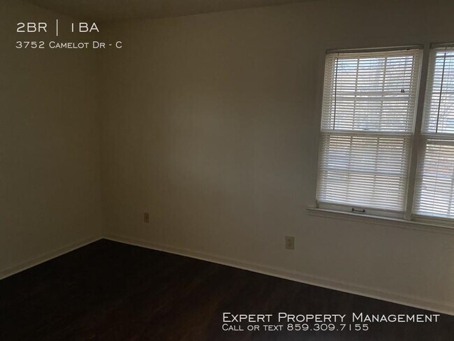 Building Photo - 3752 Camelot Dr