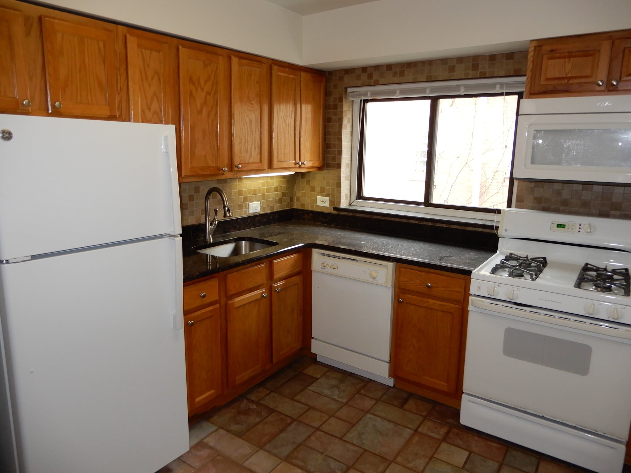 Lots of counter space - 1526 N Harlem Ave