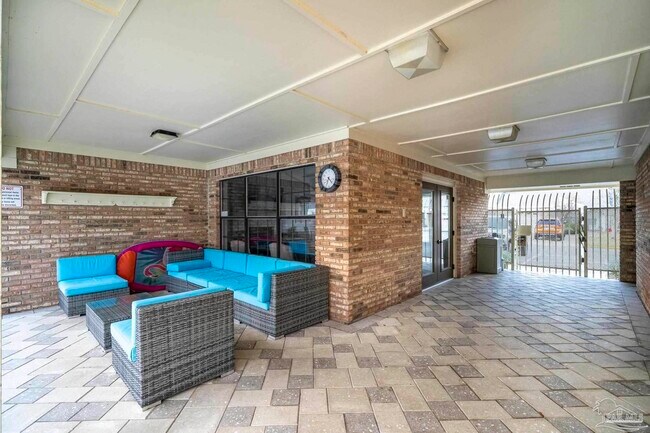 Building Photo - 5001 Grande Dr