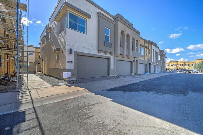 Building Photo - 7439 E Conquistadores Dr