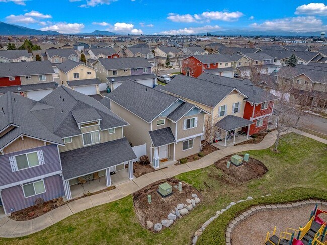 Building Photo - 3324 E Garin Ct