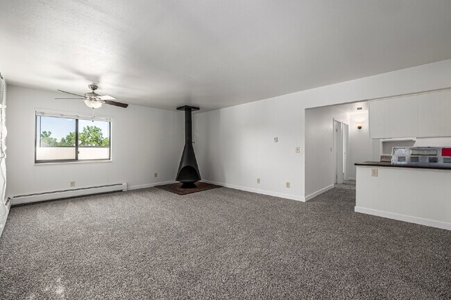 Building Photo - Freshly updated Two bed one bath for rent