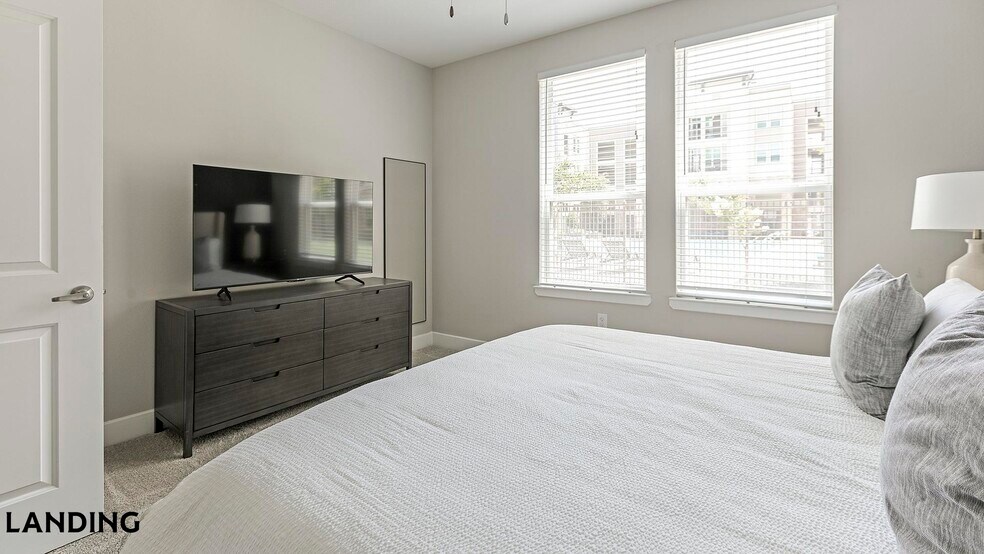 Building Photo - 729 Junction Dr