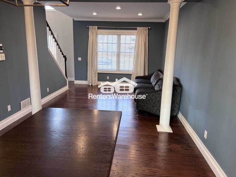 Building Photo - 10171 Bridgewater Ct