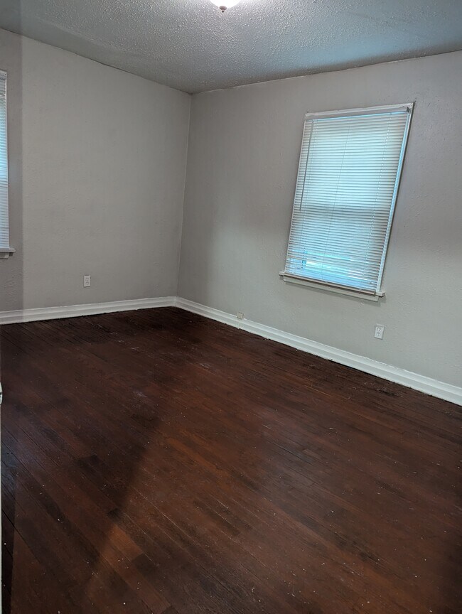 Building Photo - 605 Abston St