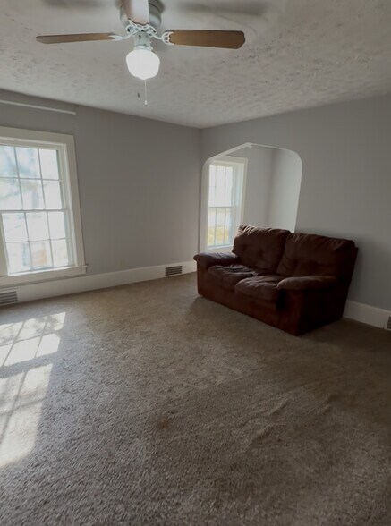 Building Photo - 297 High St