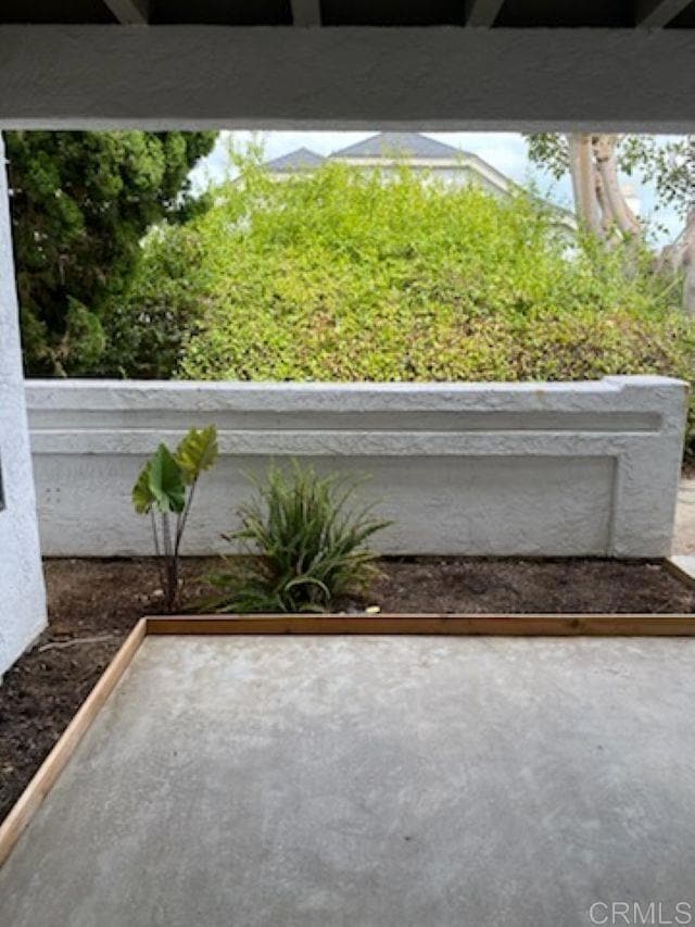 Building Photo - 546 Via De La Valle