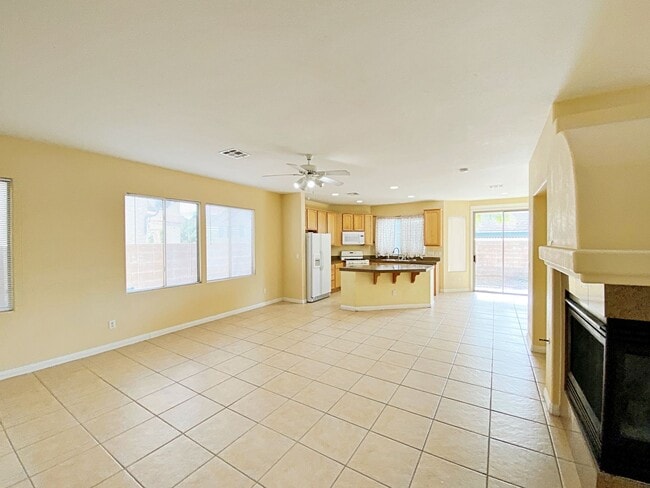 Building Photo - 4 BEDROOM HOME 3 CAR GARAGE ON A CORNER LO...