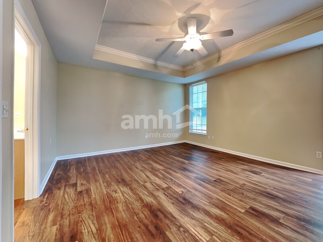 Building Photo - 8000 Trinity Shore Cir