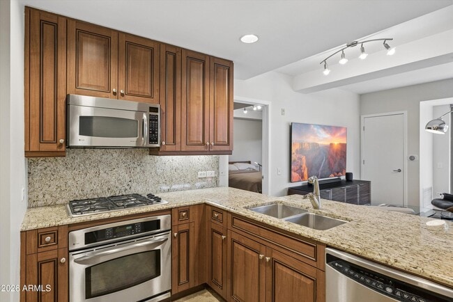 Building Photo - 7157 E Rancho Vista Dr