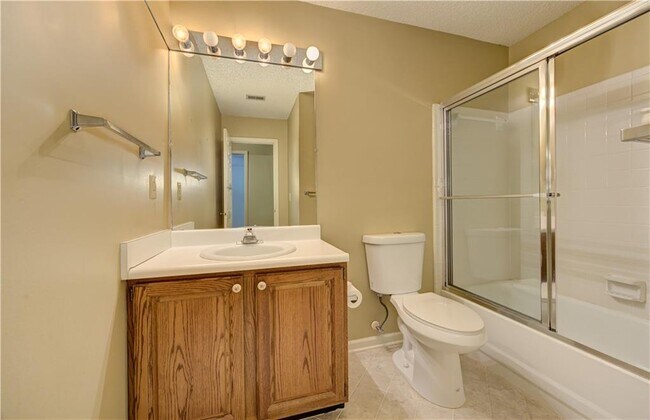 Building Photo - 60 Heartwood Dr NE