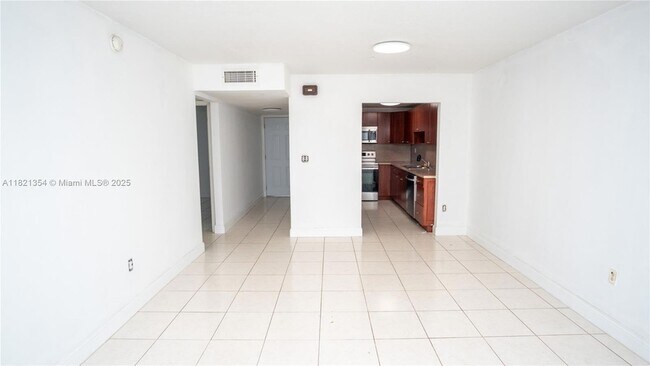 Building Photo - 10090 NW 80th Ct