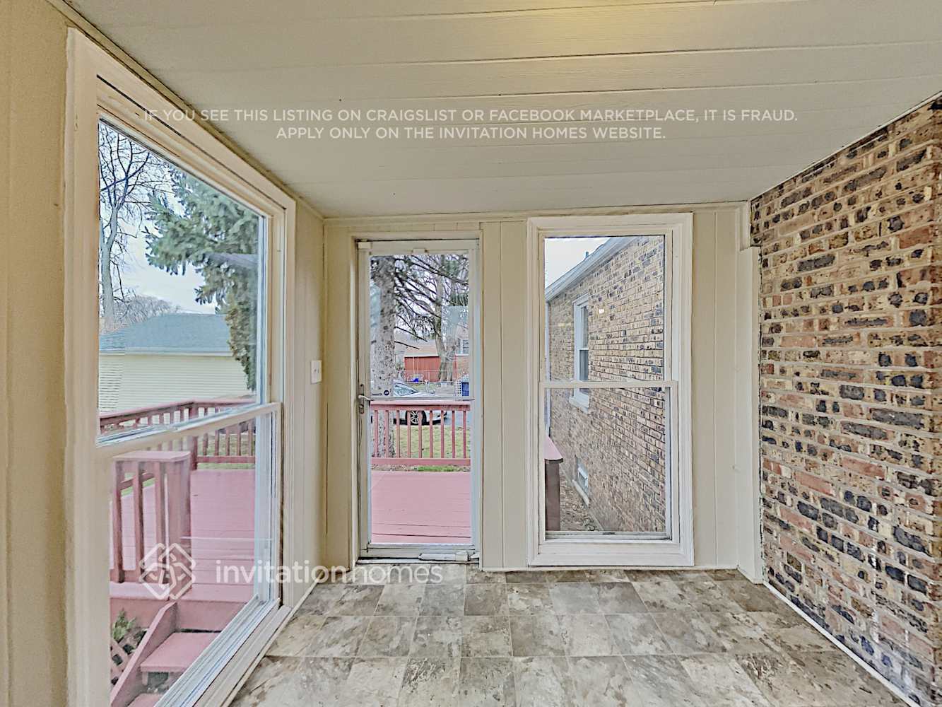 Building Photo - 4015 W 105th St