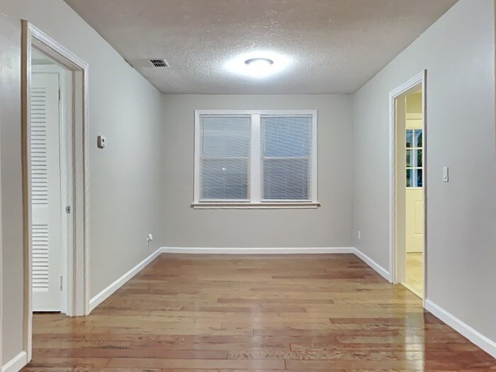 Building Photo - 2896 Capper Rd