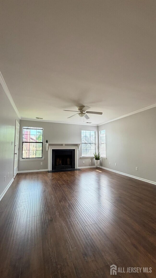 Building Photo - 338 Cozzens Ct