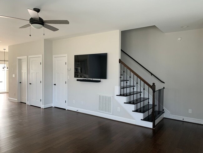 Building Photo - Cornerstone Townhomes-Convenient Timberlak...