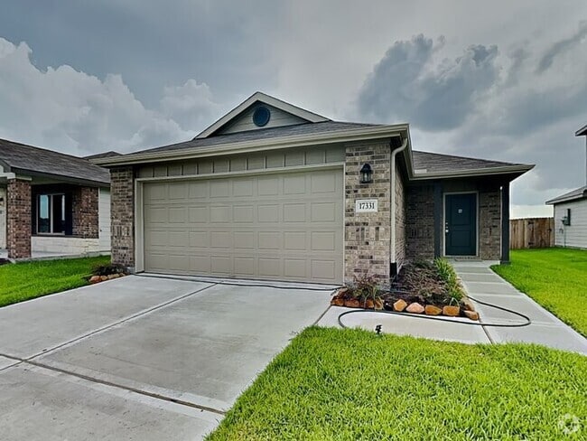 Building Photo - 17331 Roxboro Ln