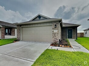 Building Photo - 17331 Roxboro Ln