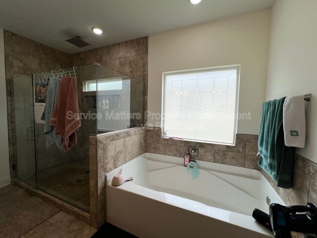 Building Photo - 4145 Grassy Run St