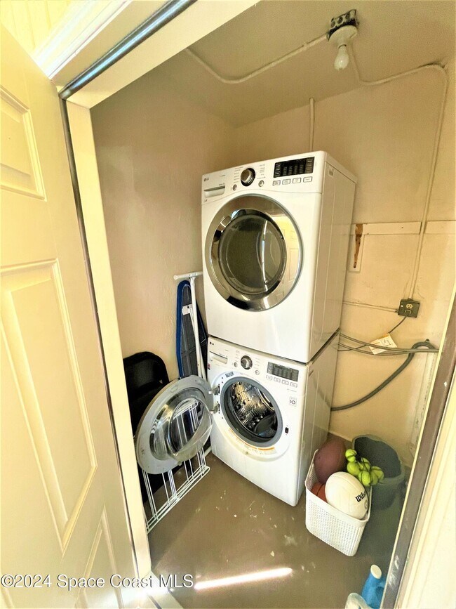 Building Photo - 5807 N Atlantic Ave