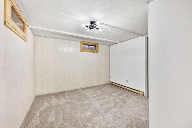 Building Photo - 2728 Florann Dr