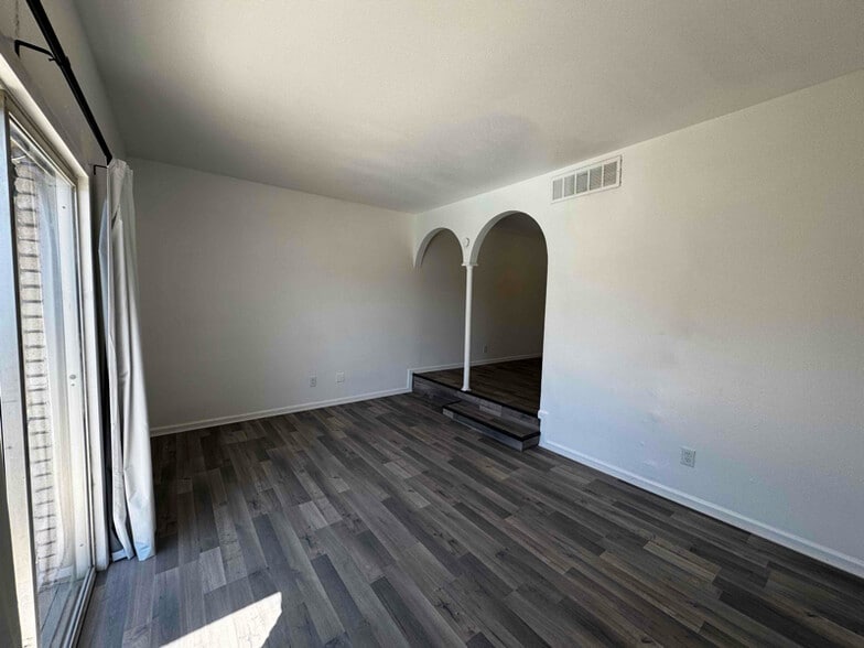 Building Photo - 170 De Chantle Rd