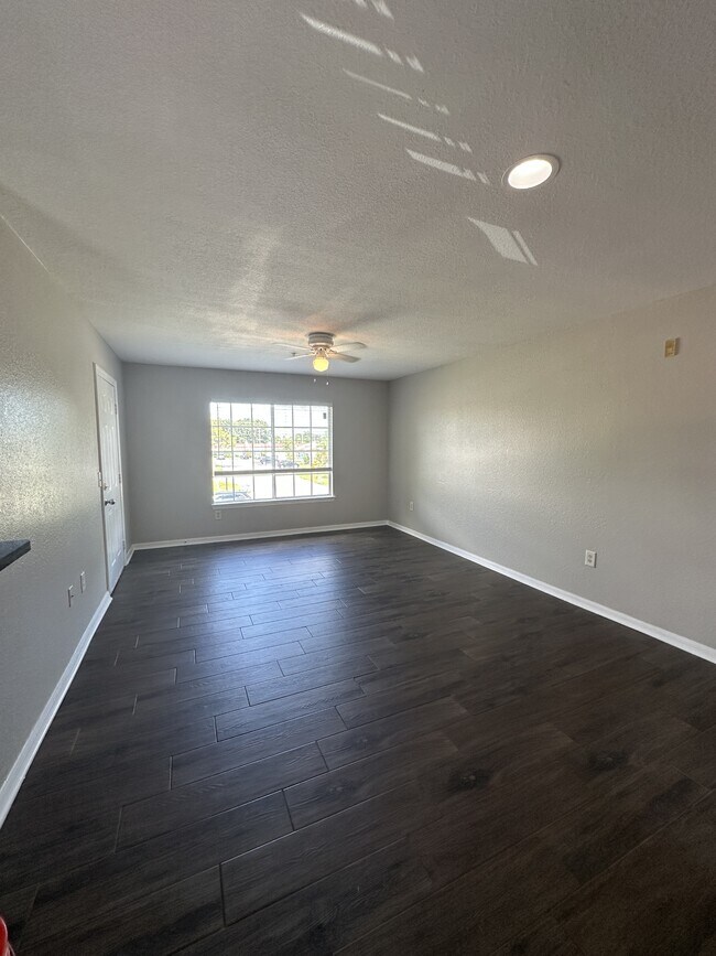 Building Photo - 3511 D'Avinci Way
