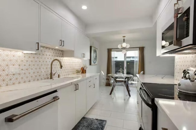 Building Photo - 4917 N 73rd St