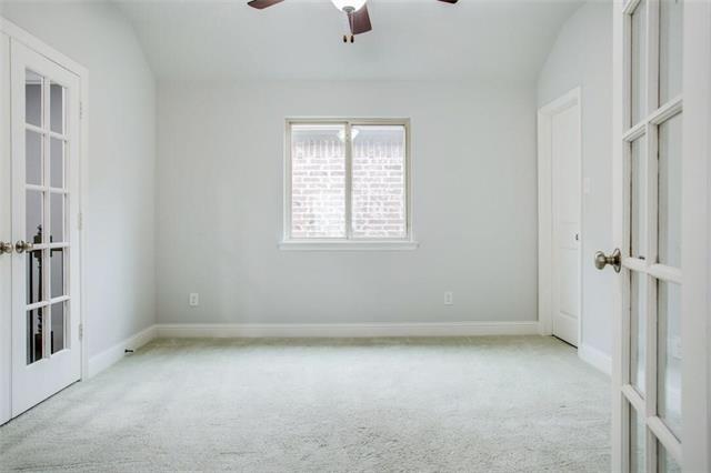 Building Photo - 2221 Longwood Dr