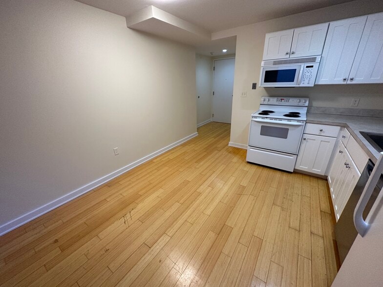 Building Photo - 7 Boylston Sq