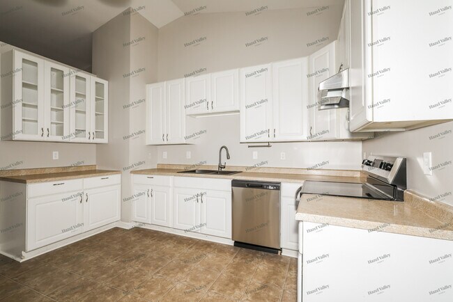 Building Photo - 6091 Parrington Dr