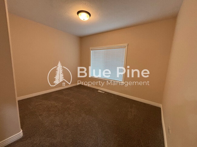 Building Photo - 5245 Jupiter Hills Dr