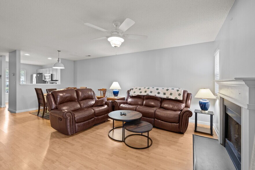 Building Photo - 2210 Cigar Ct