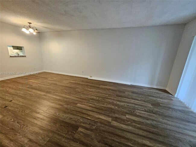 Building Photo - 7820 S Colony Cir