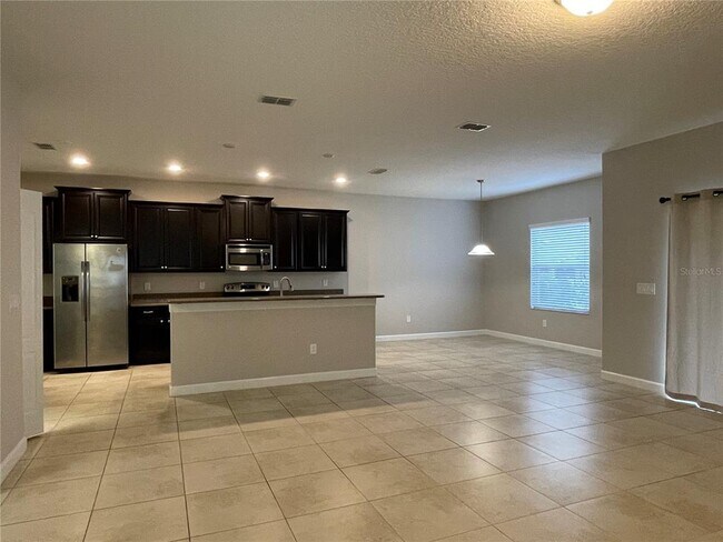 Building Photo - 15168 Evergreen Oak Loop