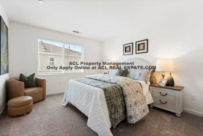 Building Photo - Modern 3BR/3BA Home in Bayshores | 1,542 Sq Ft | Prime Location