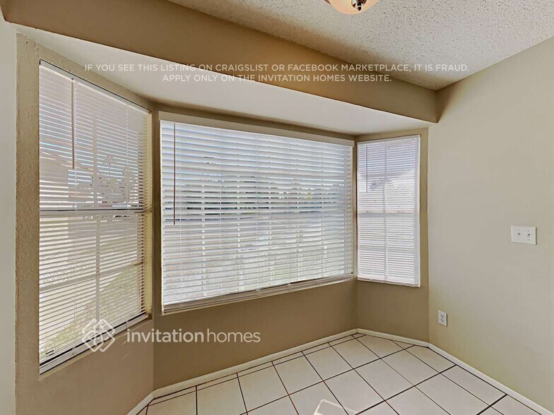 Building Photo - 11002 N 65th Ave