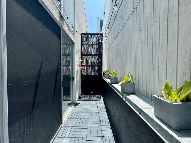 Building Photo - Beautiful 1Bd/1Ba available in Little Italy!
